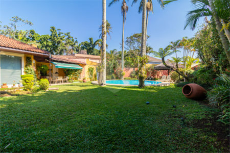 Casa à venda com 3 quartos, sendo 2 suítes, em Interlagos, São Paulo, SP