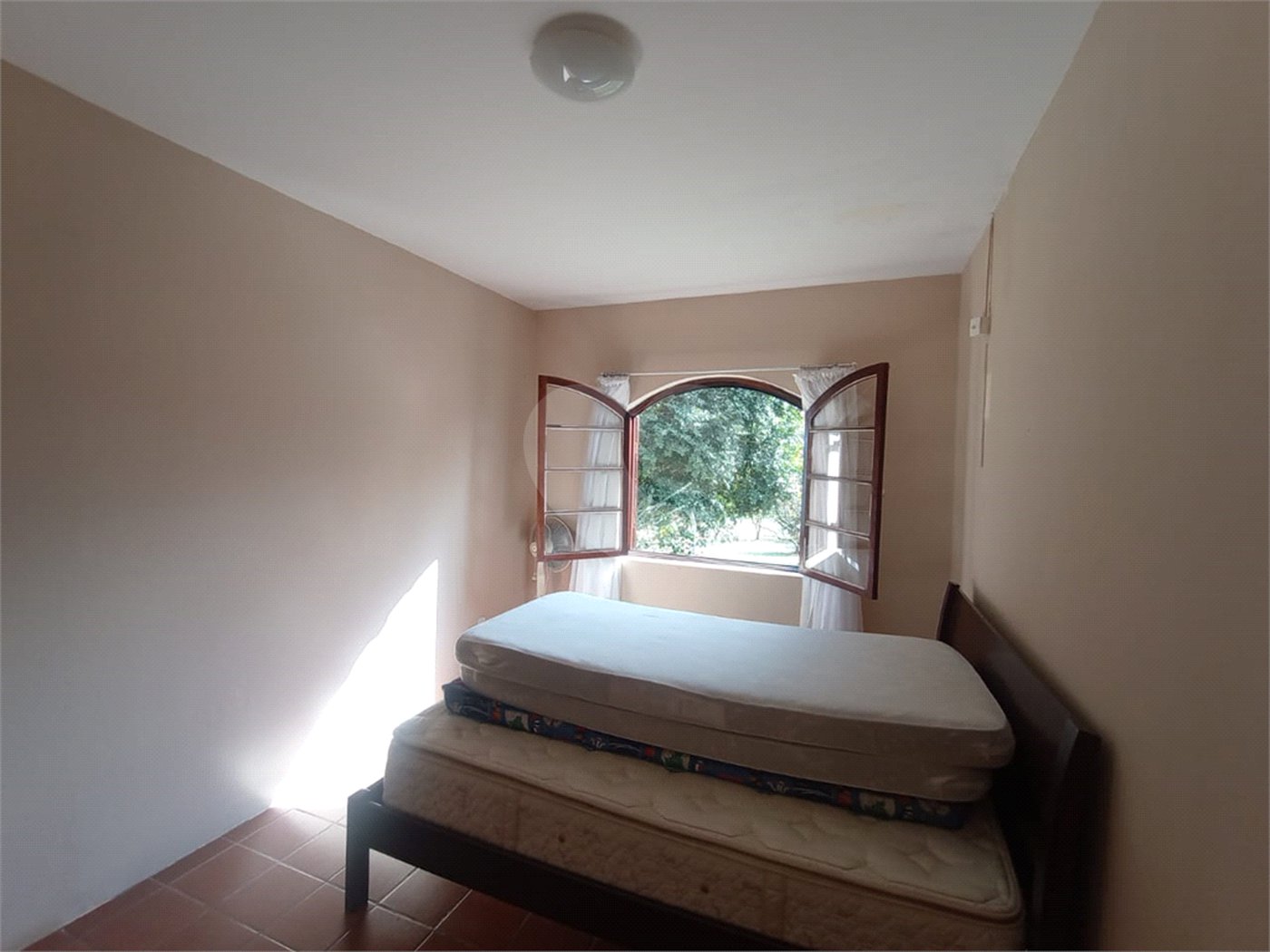 Chácara à venda com 6 quartos, sendo 1 suíte,  em Cercadinho, Alambari, SP