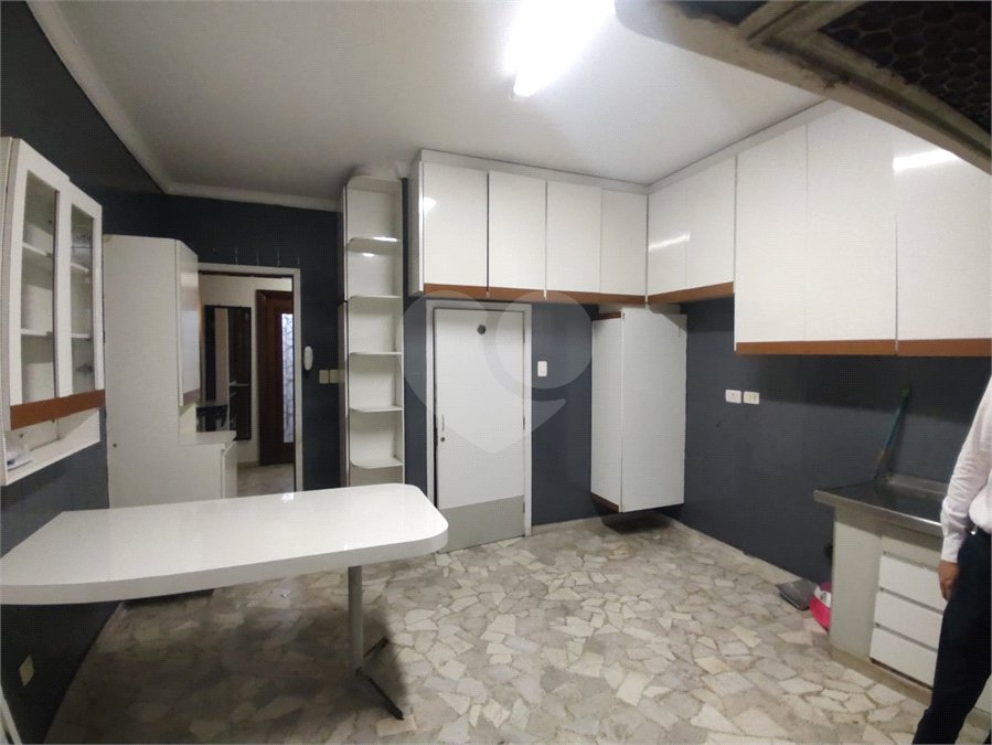Sobrado à venda com 5 quartos, sendo 3 suítes, em Cidade Monções, São Paulo, SP