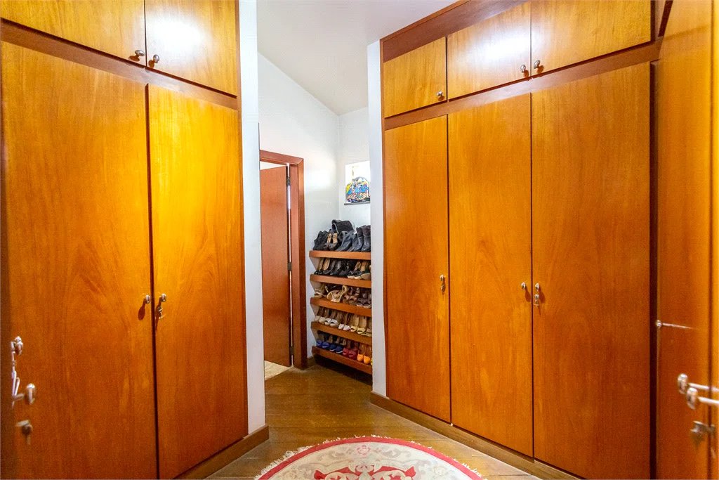Casa à venda com 4 quartos, sendo 2 suítes, em Brooklin Paulista, São Paulo, SP