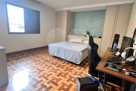 Sobrado à venda com 5 quartos, sendo 2 suítes, em Vila Inah, São Paulo, SP