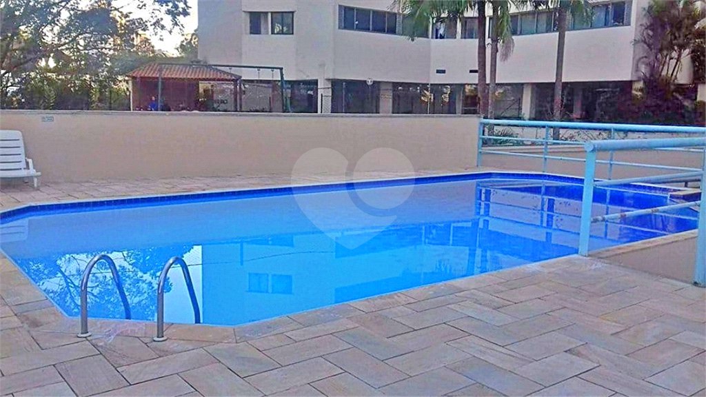 Apartamento à venda com 3 quartos, sendo 1 suíte,  em Jardim Parque Morumbi, São Paulo, SP