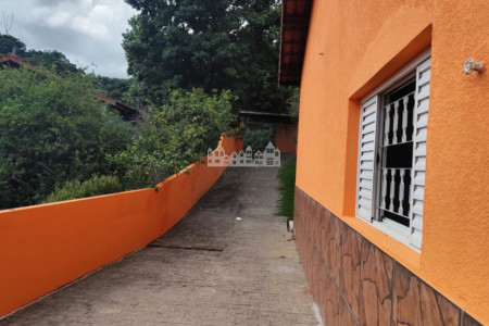 Chácara à venda com 3 quartos, sendo 1 suíte, em San Fernando Valley, Atibaia, SP