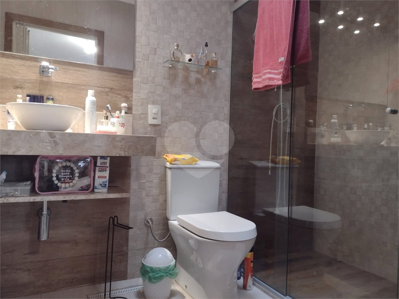Casa à venda com 4 quartos, sendo 2 suítes, em Vila Gustavo, São Paulo, SP