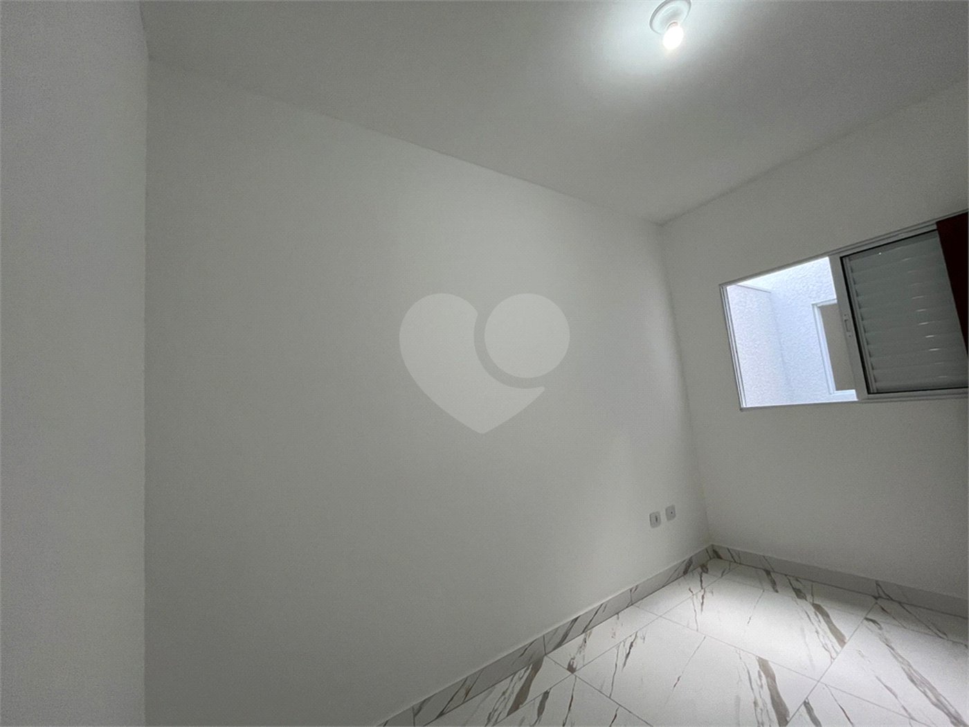 Casa de Vila à venda com 2 quartos, sendo 1 suíte, em Jardim das Orquídeas, Sorocaba, SP