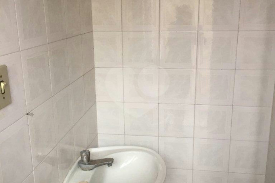 Casa à venda com 4 quartos, sendo 1 suíte, em Jardim das Laranjeiras, São Paulo, SP