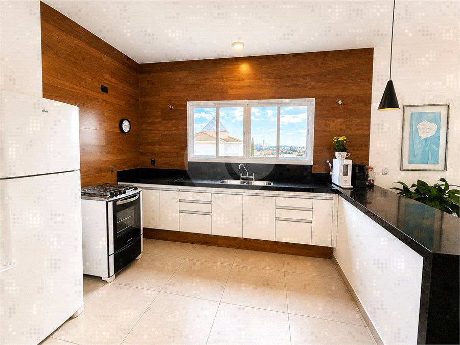 Casa à venda com 3 suítes no condomínio Via Castelli, Louveira - SP