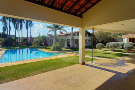 Casa à venda com 5 quartos, sendo 2 suítes, no condomínio Estância Marambaia, Vinhedo - SP