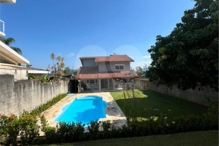 Casa à venda com 2 suítes no condomínio Recanto da Lagoinha, Ubatuba - SP