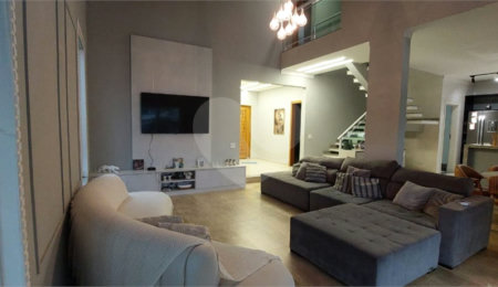 Casa para alugar com 4 quartos, sendo 3 suítes, no condomínio Figueira Garden, Atibaia - SP
