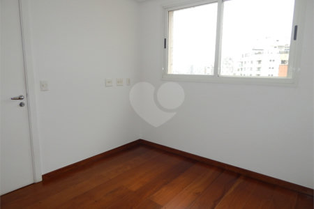 Apartamento à venda com 4 suítes em Moema, São Paulo, SP