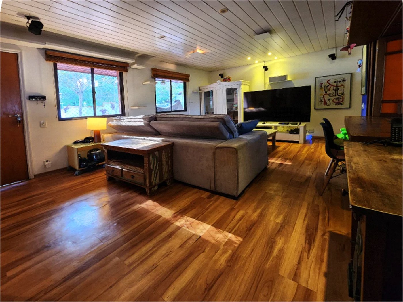 Casa à venda com 4 quartos, sendo 2 suítes, no condomínio Vila Nova de Gaia, São Paulo - SP