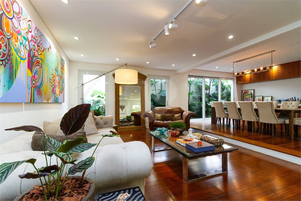Casa à venda ou para alugar com 4 suítes em Jardim América, São Paulo, SP