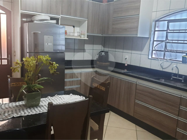 Sobrado à venda com 3 quartos, sendo 1 suíte,  em Tremembé, São Paulo, SP