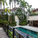 Casa à venda com 5 suítes em Jardim Cordeiro, São Paulo, SP