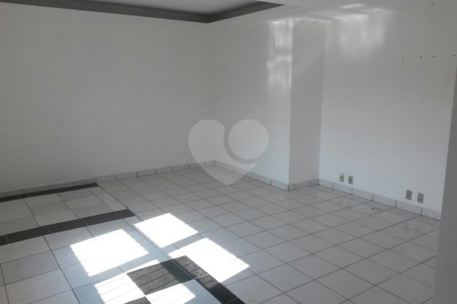 Sobrado à venda com 15 quartos, sendo 3 suítes, em Tucuruvi, São Paulo, SP