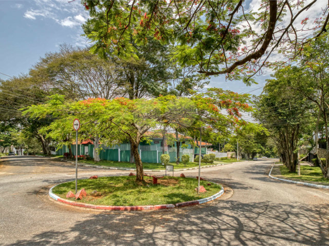 Casa à venda com 4 quartos, sendo 3 suítes,  em Interlagos, São Paulo, SP