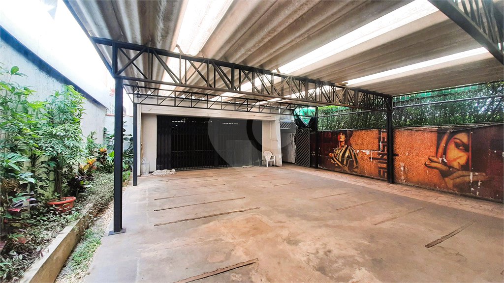 Sobrado à venda com 4 quartos, sendo 2 suítes, em Brooklin Paulista, São Paulo, SP