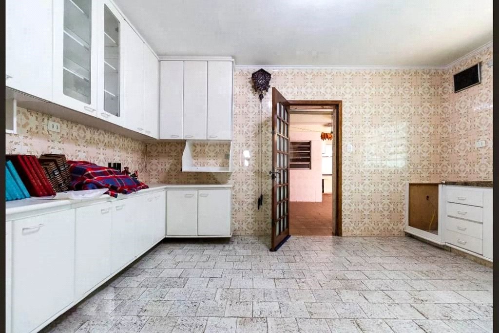 Sobrado à venda com 3 quartos em Vila Carrão, São Paulo, SP