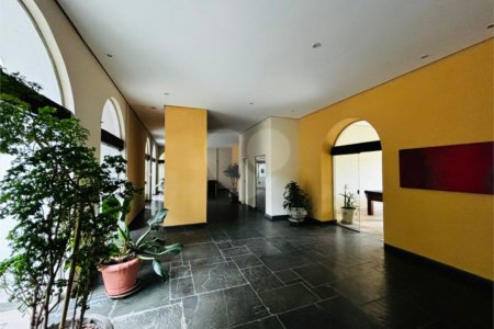 Apartamento à venda com 3 quartos, sendo 1 suíte, em Morumbi, São Paulo, SP