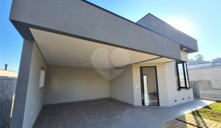 Casa à venda com 3 suítes no condomínio Reserva dos Jatobás, Louveira - SP