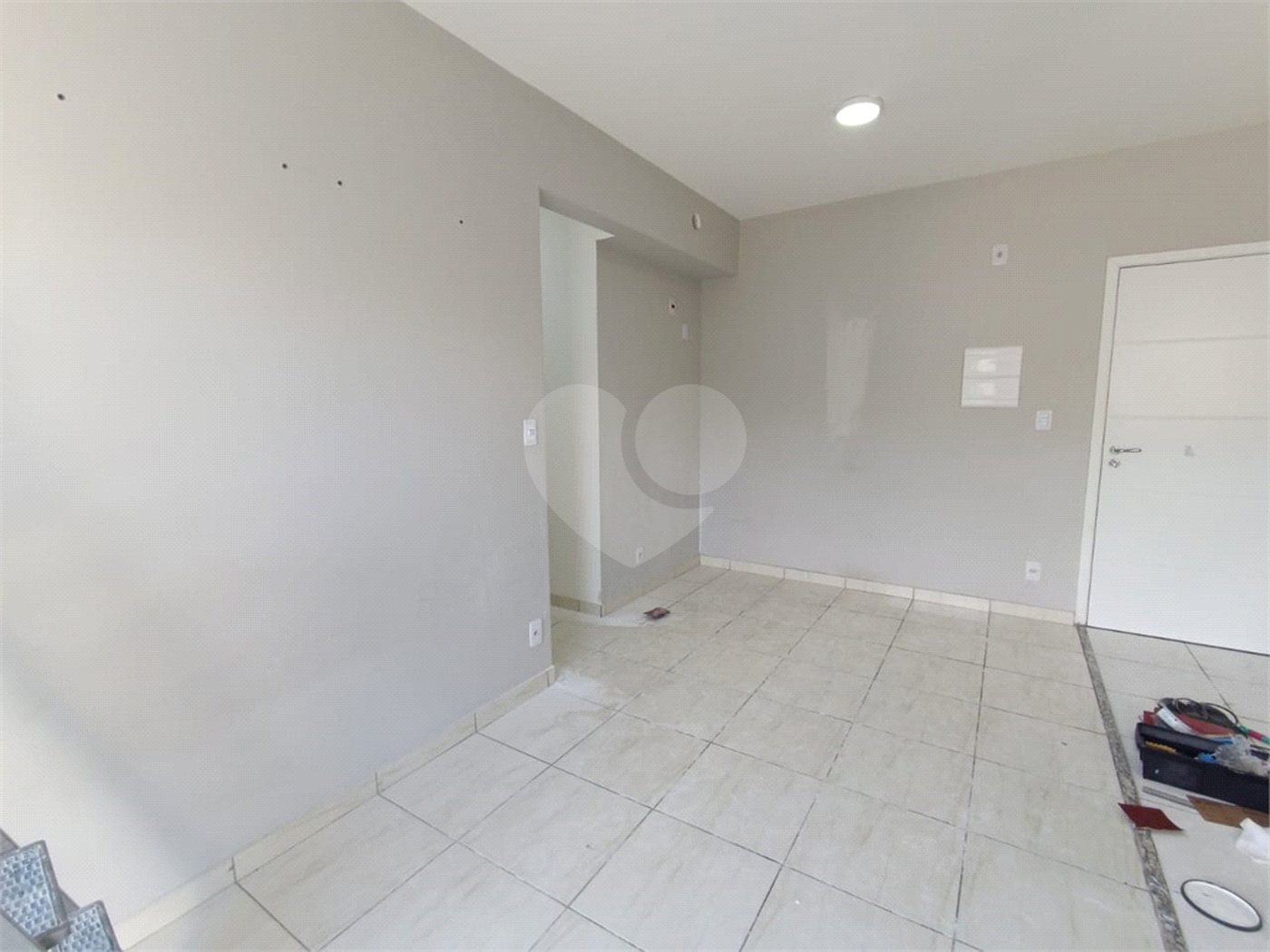 Apartamento à venda com 2 quartos, sendo 1 suíte,  em Bairro do Cambará, São Roque, SP