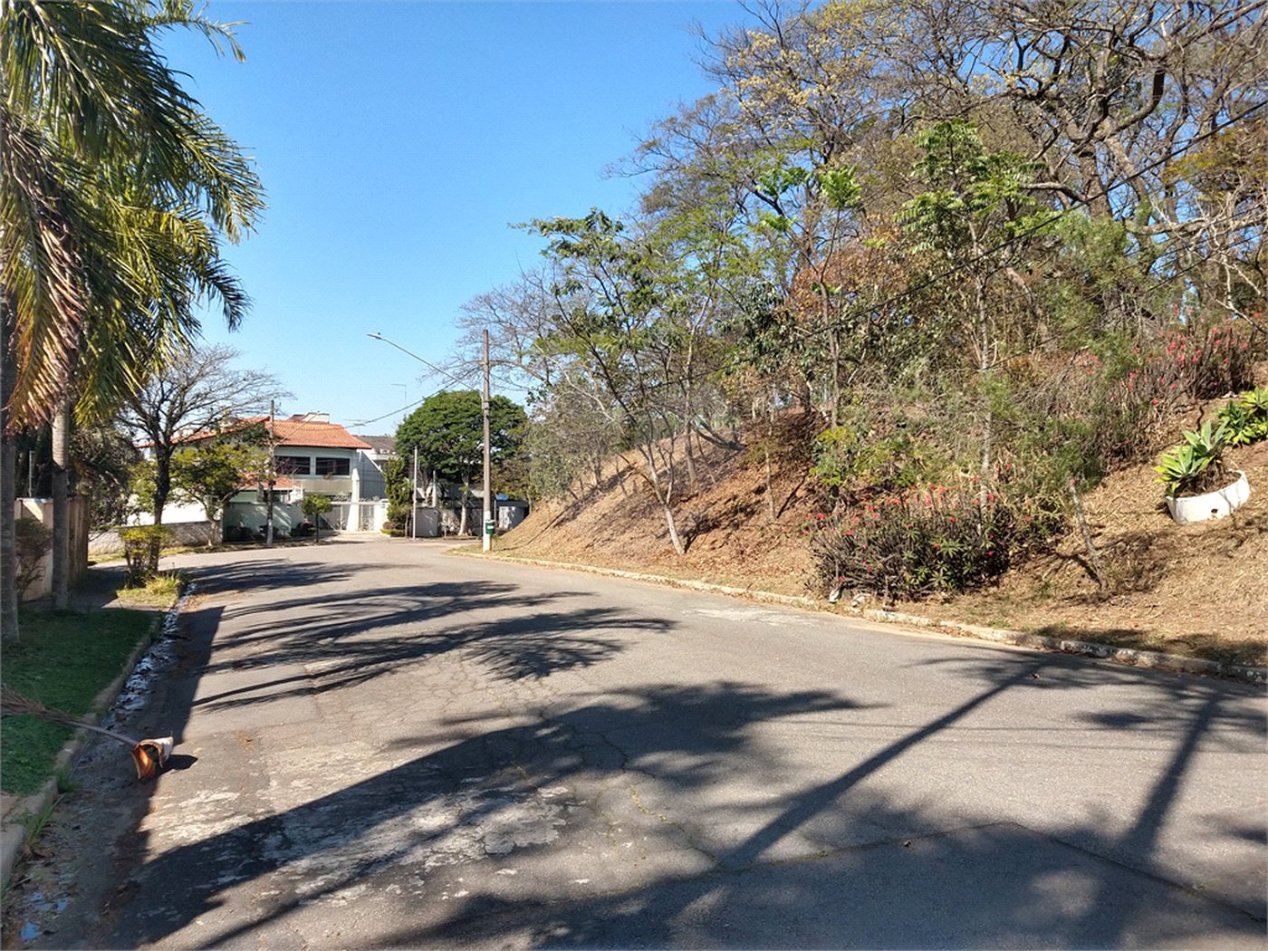Sobrado à venda com 4 quartos, sendo 1 suíte,  em Parque dos Príncipes, São Paulo, SP