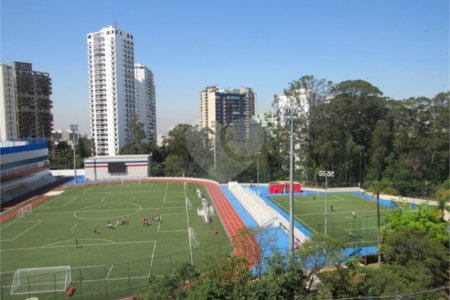 Muito próximo ao Graded School