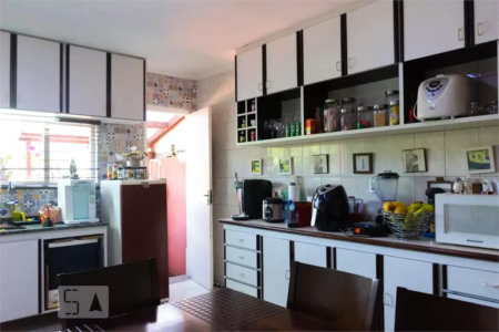 Casa à venda com 3 quartos, sendo 1 suíte, em Vila Universitária, São Paulo, SP