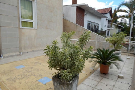 Sobrado à venda com 5 suítes em Jardim Londrina, São Paulo, SP