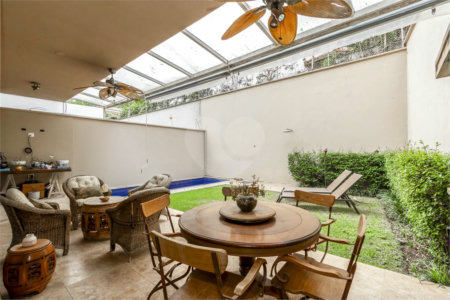 Casa de Vila à venda com 3 suítes em Morumbi, São Paulo, SP