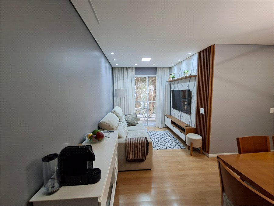 Apartamento à venda com 3 quartos, sendo 1 suíte,  em Jardim das Vertentes, São Paulo, SP