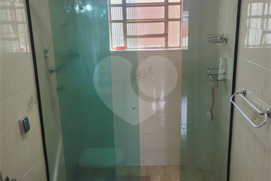 Sobrado à venda ou para alugar com 4 quartos, sendo 1 suíte, em Vila Gustavo, São Paulo, SP