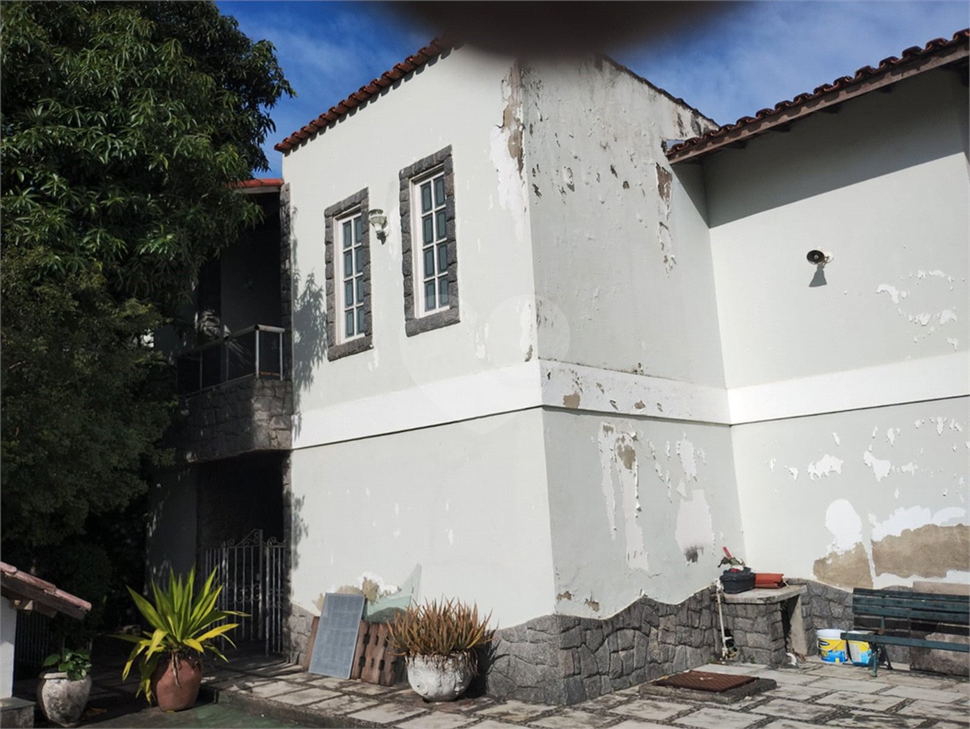 Casa à venda com 5 quartos, sendo 3 suítes, no condomínio Vilarejo, Rio de Janeiro - RJ