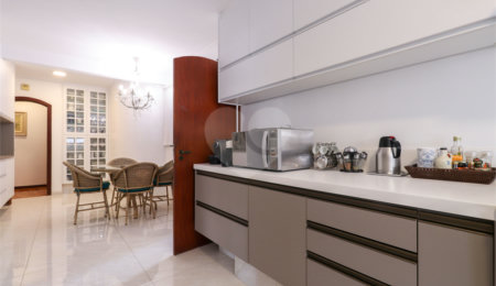 Apartamento à venda com 4 quartos, sendo 3 suítes,  em Campo Belo, São Paulo, SP