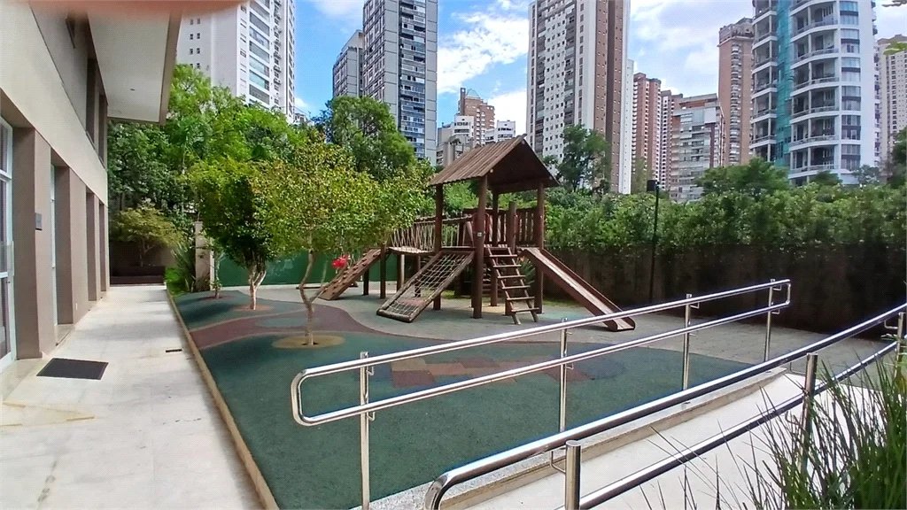 Apartamento à venda com 3 suítes em Jardim Fonte do Morumbi, São Paulo, SP
