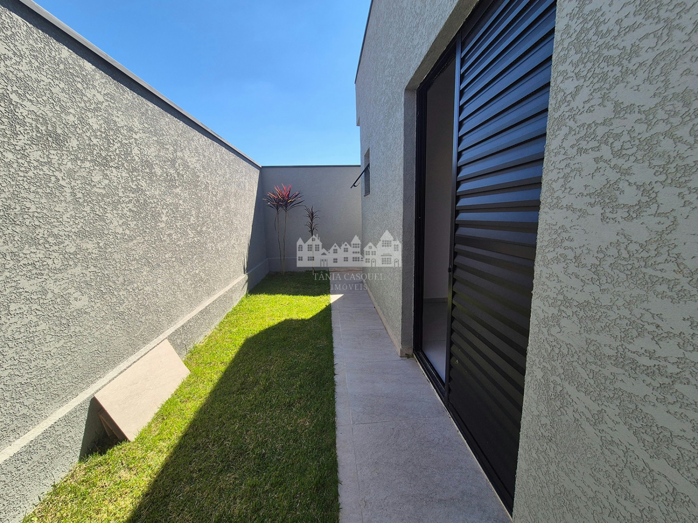 Casa térrea à venda com 3 quartos, sendo 1 suíte, em Vila Bonsai, Atibaia - SP