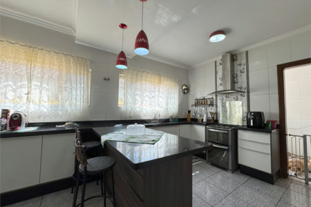 Casa à venda com 3 quartos, sendo 1 suíte, em Jardim Santa Rosália, Sorocaba, SP