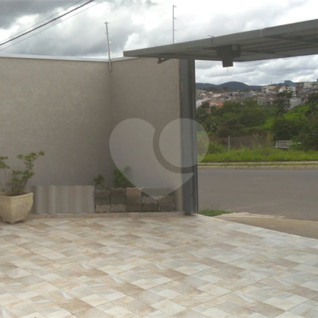 Casa Térrea à venda com 3 quartos, sendo 1 suíte,  em Jardim Estância Brasil, Atibaia, SP