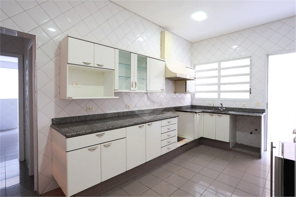 Casa à venda ou para alugar com 4 suítes em Jardim Panorama, São Paulo, SP