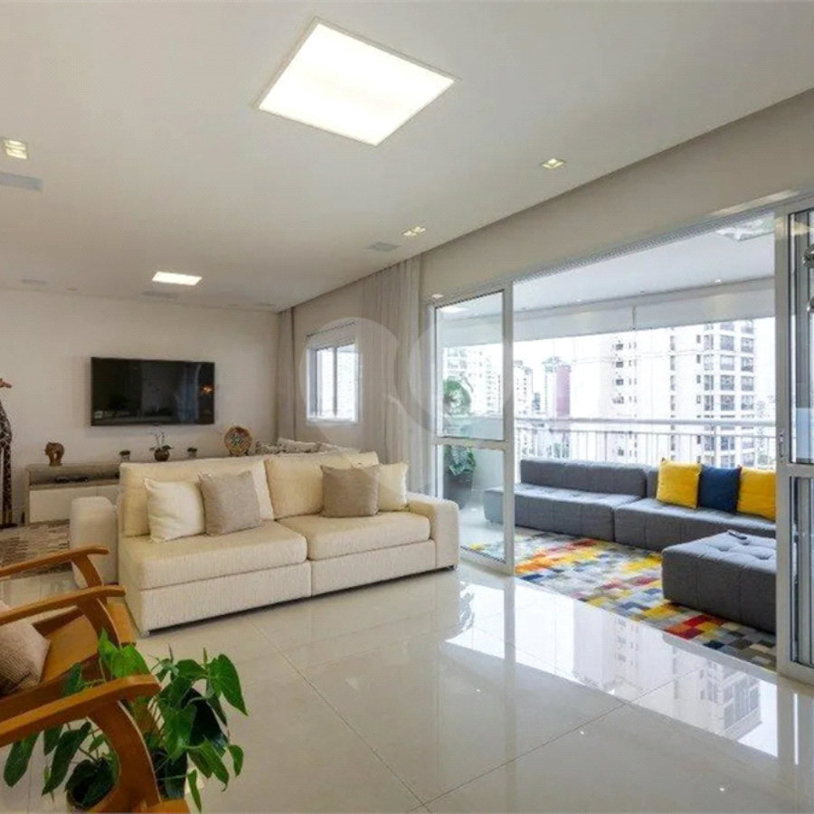 Apartamento à venda com 3 suítes em Vila Romana, São Paulo, SP