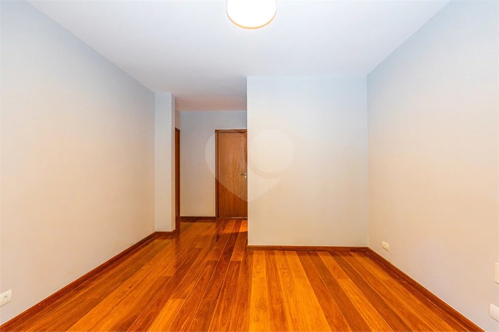 Casa à venda com 4 quartos, sendo 2 suítes, em Jardim Marajoara, São Paulo, SP