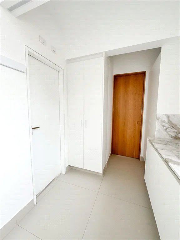 Apartamento à venda com 4 suítes em Vila Cordeiro, São Paulo, SP