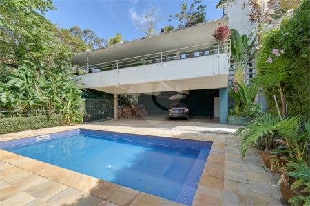 Casa à venda com 3 quartos, sendo 1 suíte, em Guarapiranga, São Paulo, SP