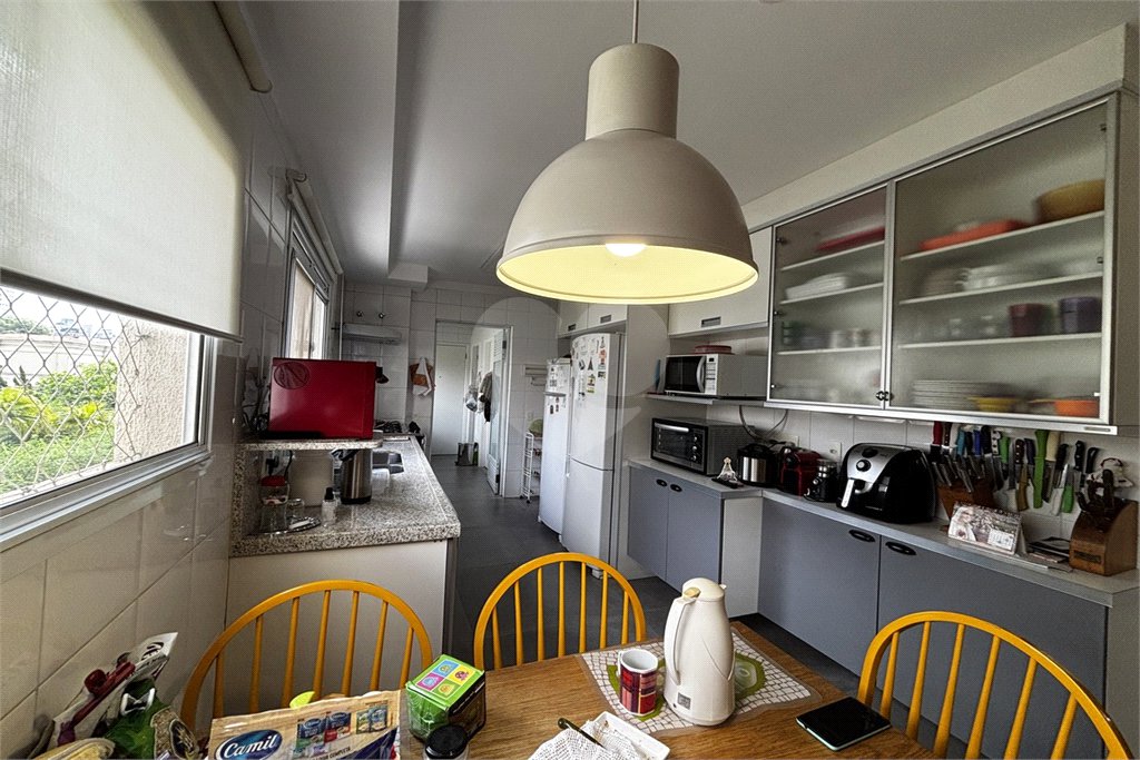 Apartamento para alugar com 3 suítes em Vila Romana, São Paulo, SP