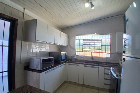 Casa à venda com 3 quartos, sendo 1 suíte,  em Recreio Maristela, Atibaia, SP