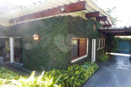 Casa Térrea à venda com 3 quartos, sendo 1 suíte,  em Chácara Monte Alegre, São Paulo, SP