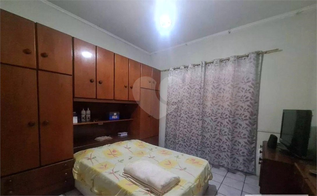 Casa à venda com 4 quartos, sendo 1 suíte,  em Jardim Trussardi, São Paulo, SP
