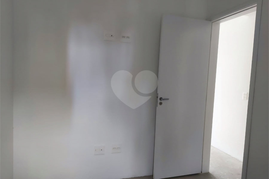 Casa à venda com 2 quartos no condomínio Esmeraldino, São Paulo - SP