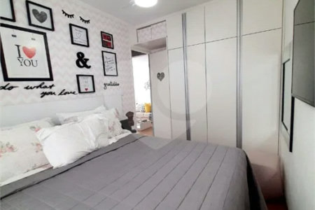 Apartamento com 2 quartos e 1 banheiro